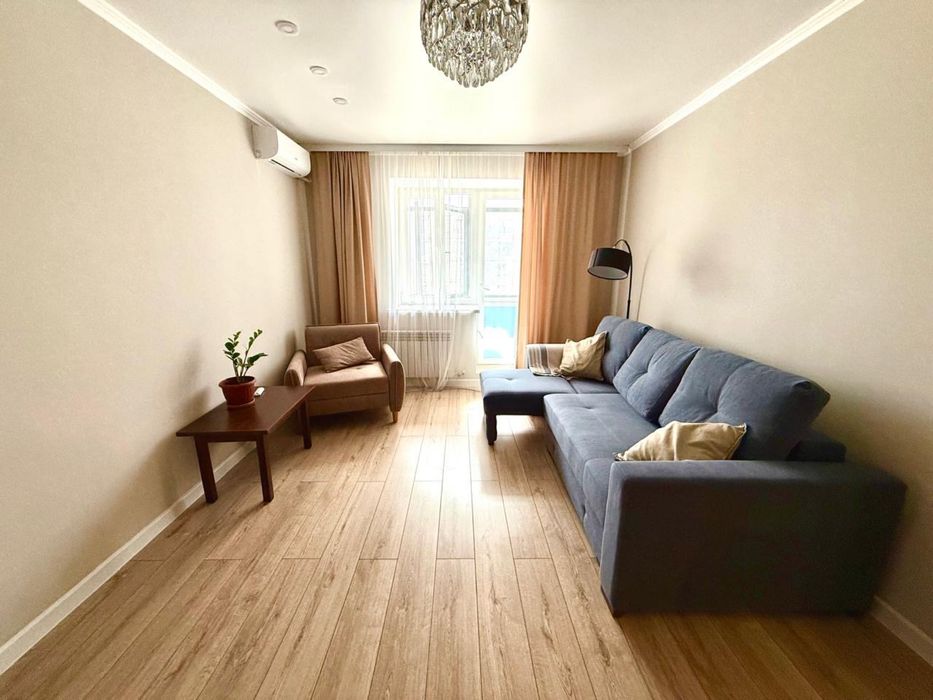 Продам диван аккуратный