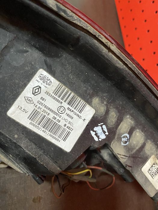 Stop stanga Renault Megane 4 sedan cu DEFECT