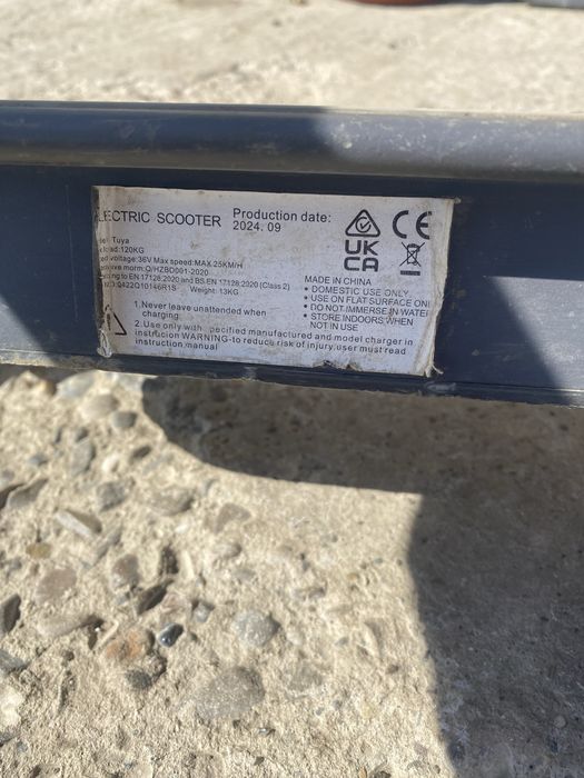 Trotinetă Electrică M365 Tuya, Avopro.  (tinuta in garaj, de asta este si asa prafuita) Negociabil