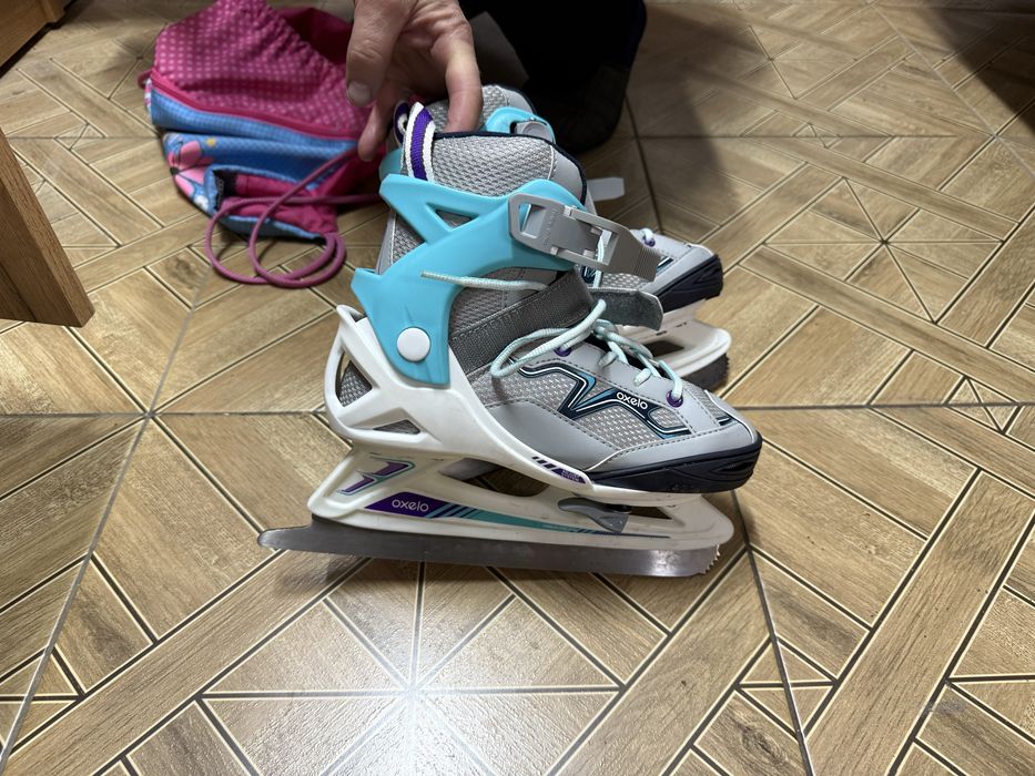 Продам коньки фигурные для девочки