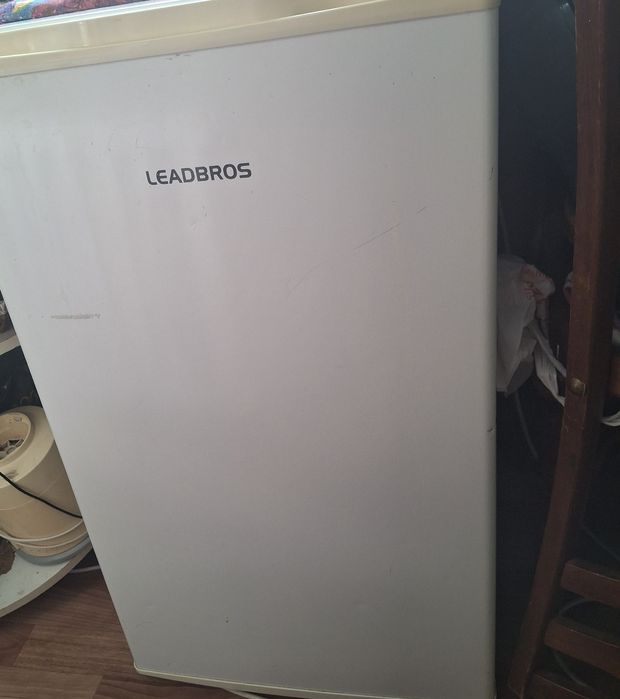 Холодильник отлично морозит