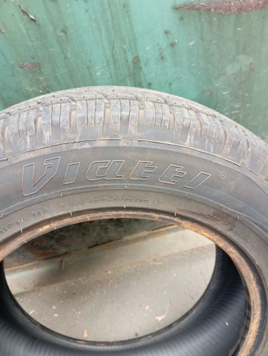 Продам оетние шины 215/65/R16