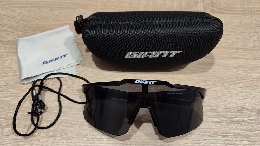 Ochelari soare Giant, noi.