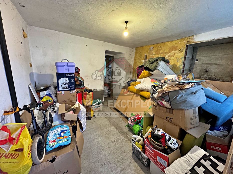 Самостоятелна къща, с двор, кв.Метоха