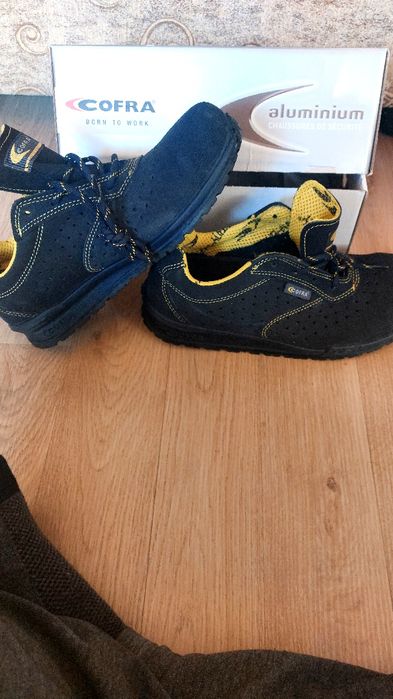 Работни обувки с бомбе