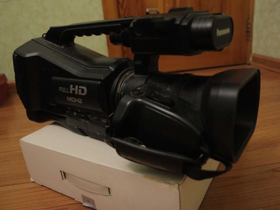 продам видеокамеру panasonic mdh2
