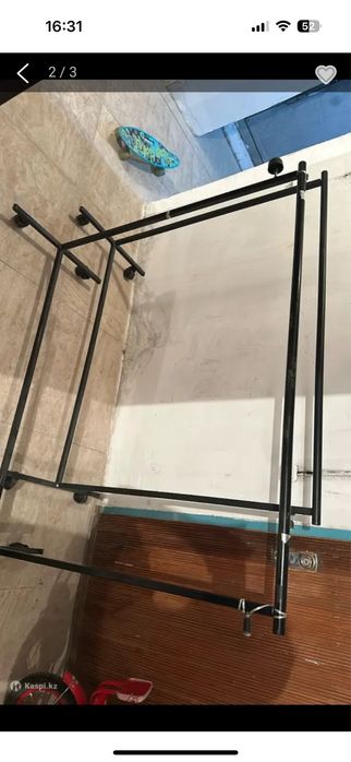 Вешалки стойки 2 штуки черные