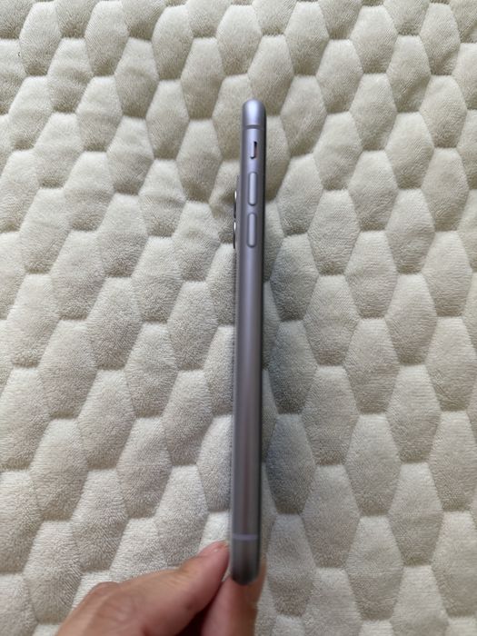 iPhone 11 в идеальном состоянии