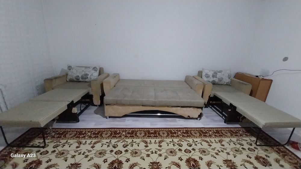Отдам диван с креслом