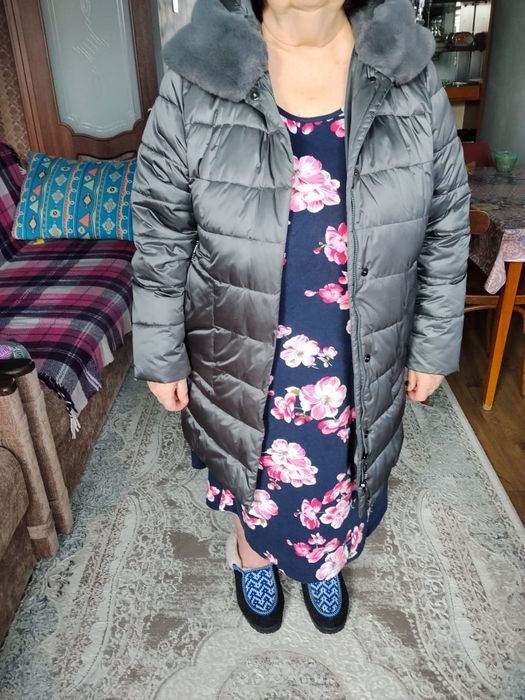 Продам зимний пуховик.