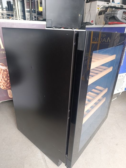 Витрина за вино WINE COOLER