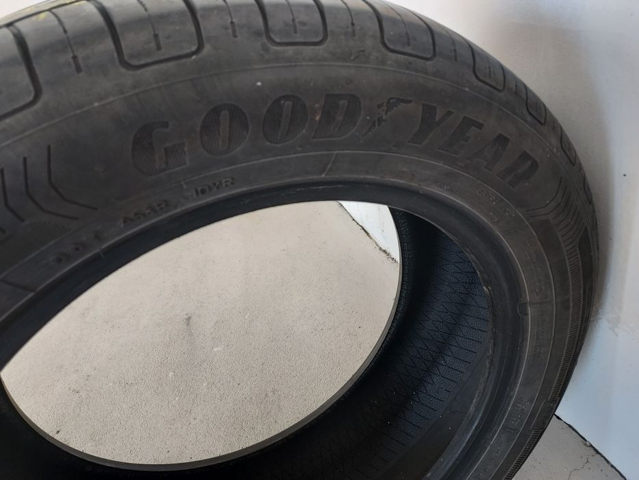 3 броя гуми Goodyear EfficientGrip Performance 2   215/55/17 летни
