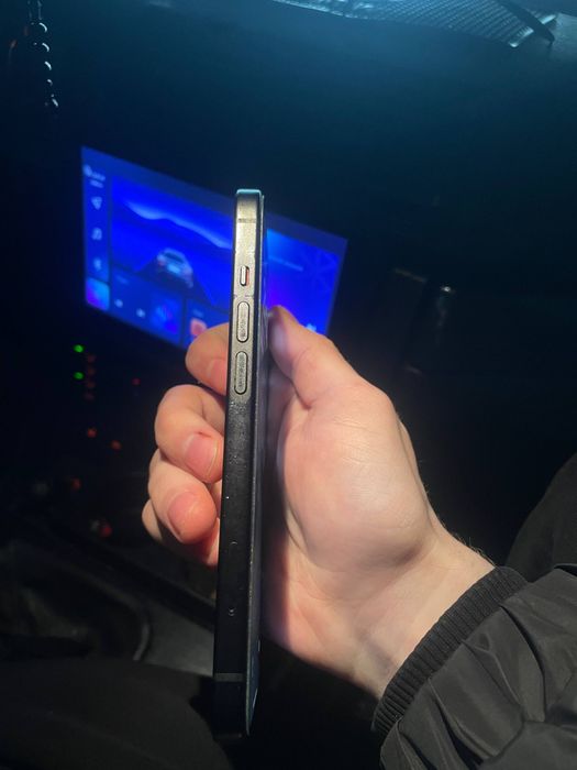 Продам iphone 15 128gb