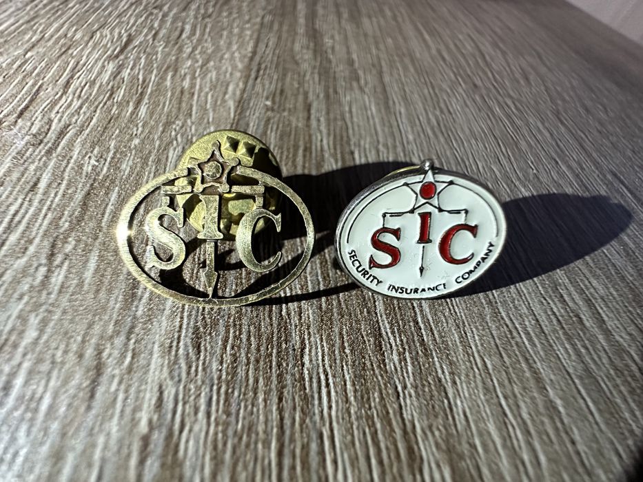 Значки на застрахователно дружество СИК/SIC