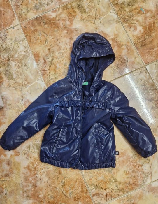 Geaca impermeabila copil United Colors of Benetton marime 98