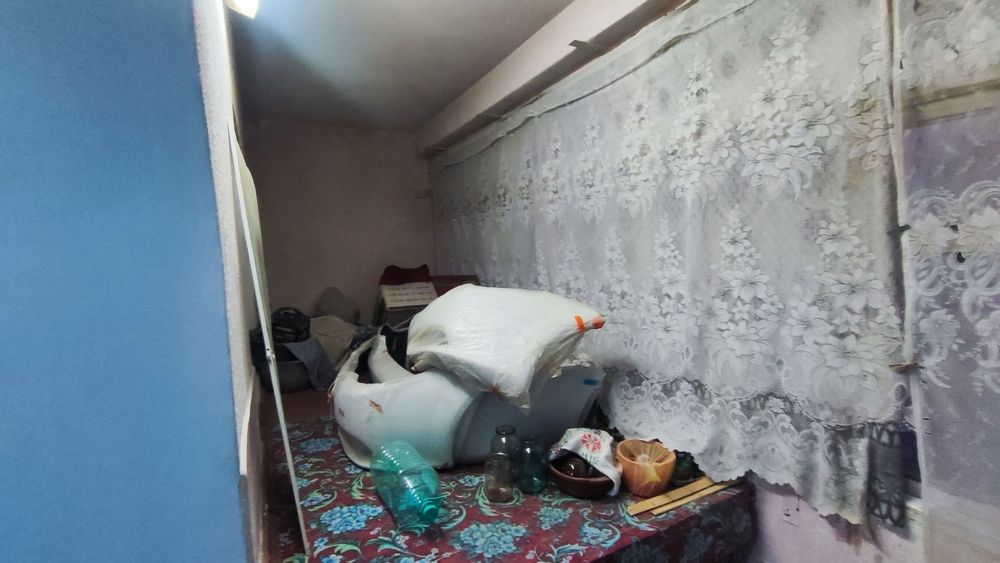 3 каватда жойлашган 2 хонали квартира тезда сотилади. Дом ветренний кв