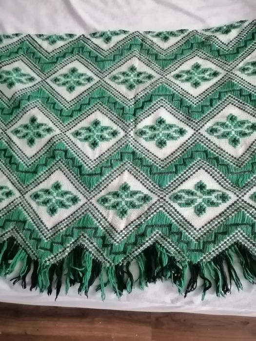 Продавам ковьори