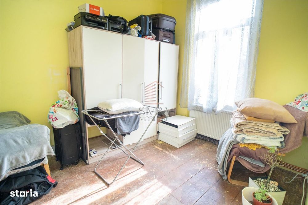 Casa la curte comuna pe str. Ady Endre
