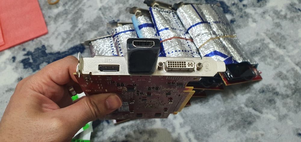 HD 6570-GT720  144hz org