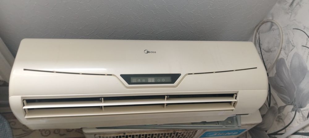 Кондиционер Midea