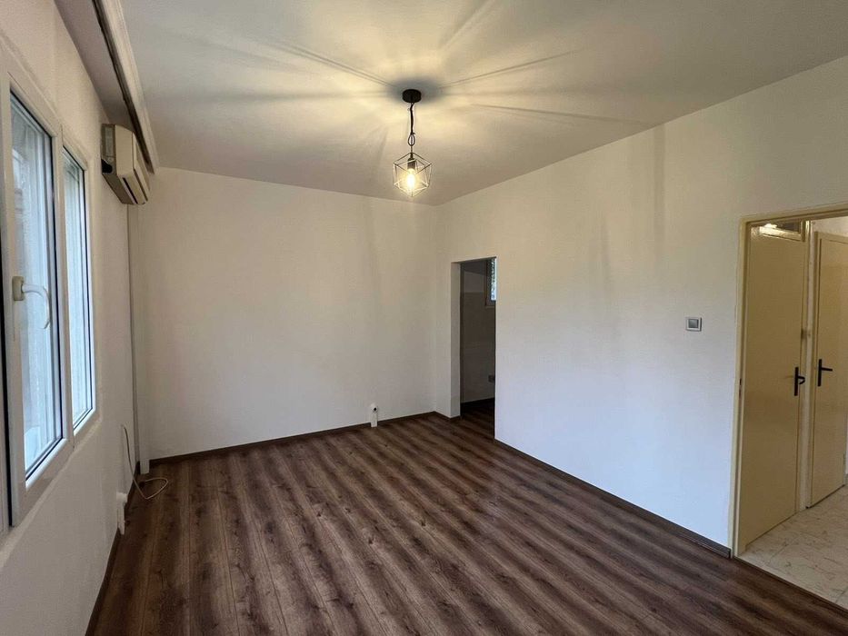 Продава се Тристаен апартамент в Пловдив, Кючук Париж - 87 кв.м за 1989 €/кв.м - Снимка #4