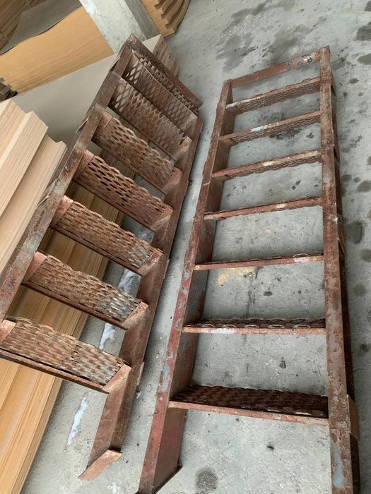 Лесница сотилади 2.8 м ликдан 2 та 5. м бор бакват швелирдан ясалган