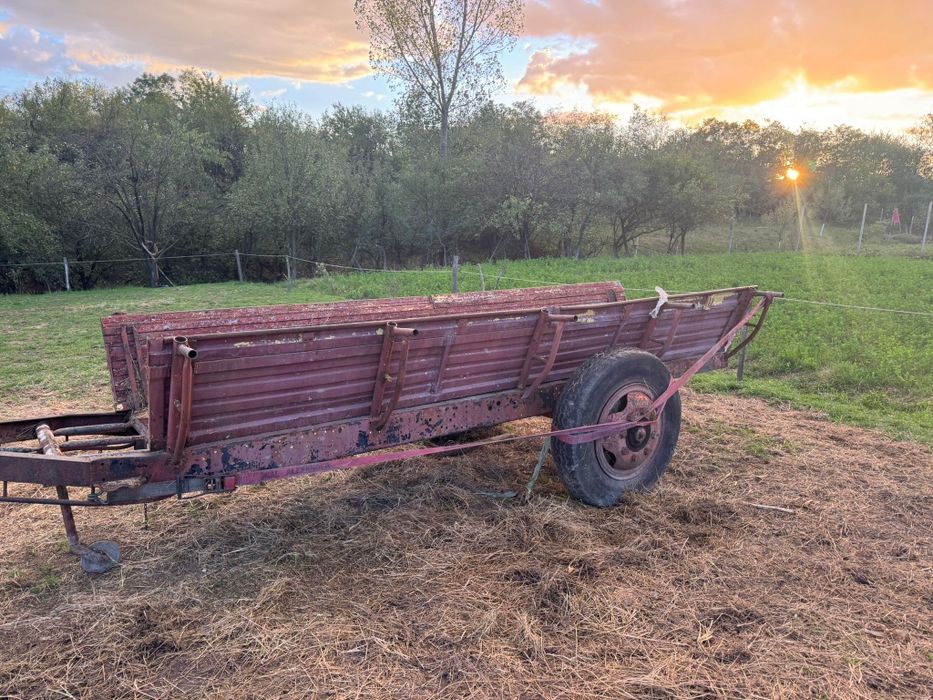 Remorca tractor pe o axa