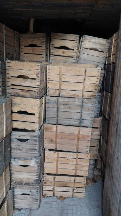 Продавам дървени кафези касетки