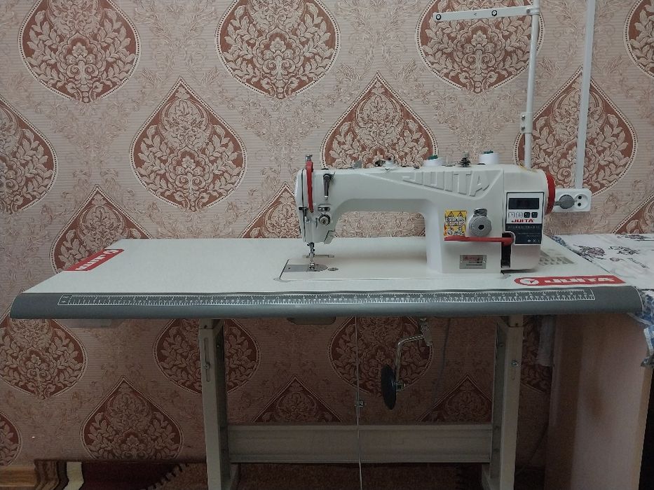 Продаётся швейная машинка модель JUITA. В отличном состоянии. 
JUITA т