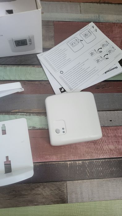 Termostat Honeywell nou