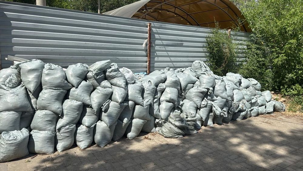 Отдам грунт в мешках, глинистый, самовывоз