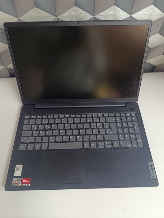 Dezmembrez  Lenovo v15 g4 15.6 ryzen 3 7320 4 nuclee  8gb ddr5
