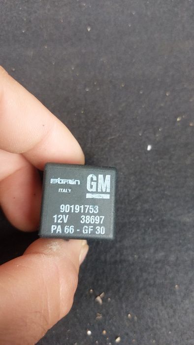 Vând releu opel astra g