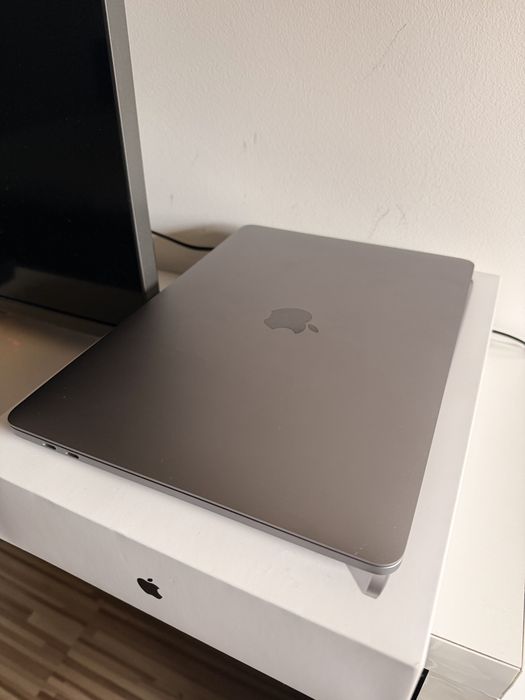 Macbook Pro M1/ 16 RAM / 512 SSD/