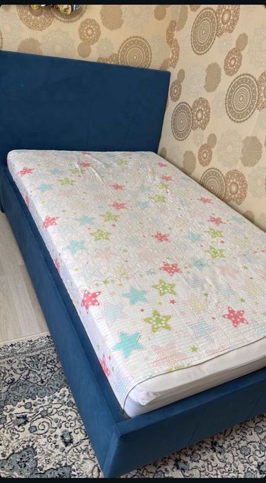 кровать с ортопедическим матрасом