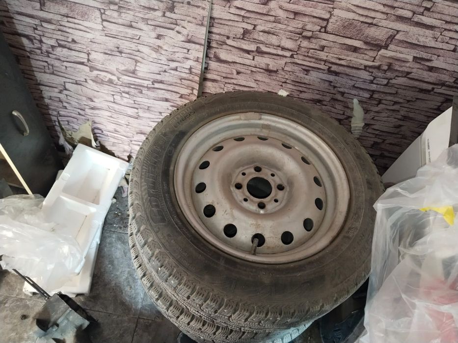 Продам комплект с дисками