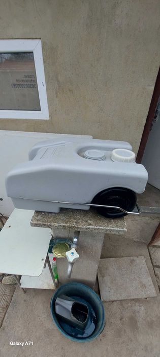 Резервоар за отпадни води за кенпер или каравана  FIAMMA 23 L.