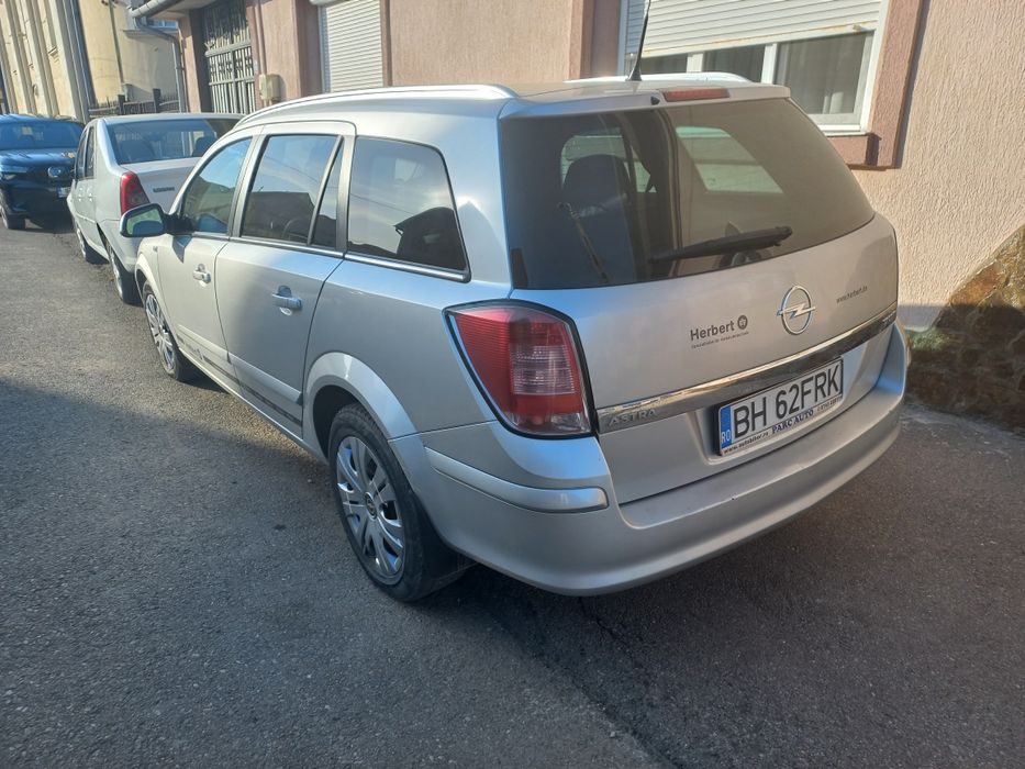 Vand  sau schimb Opel Astra H