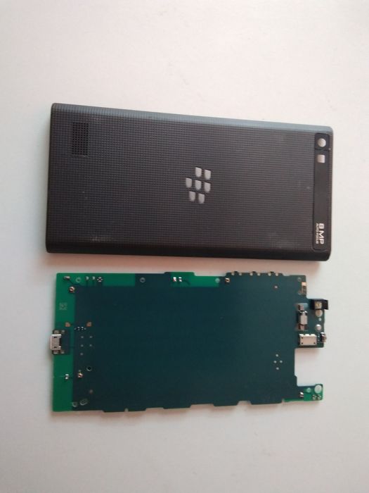 почти нова батерия за blackberry LEAP Z20 и основна платка оригилна