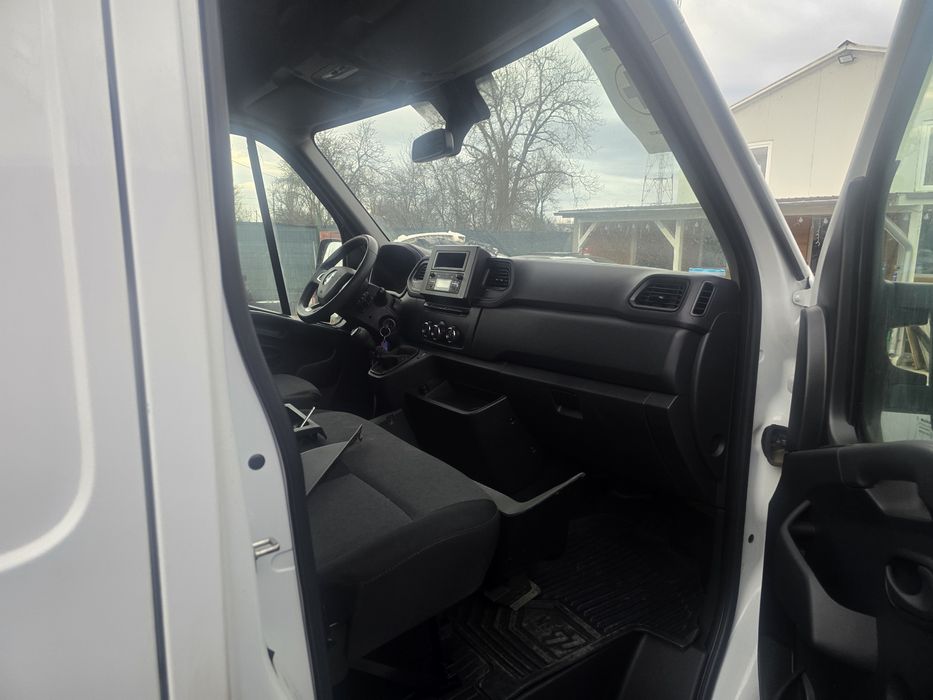 Dezmembrez Renault Master 2022