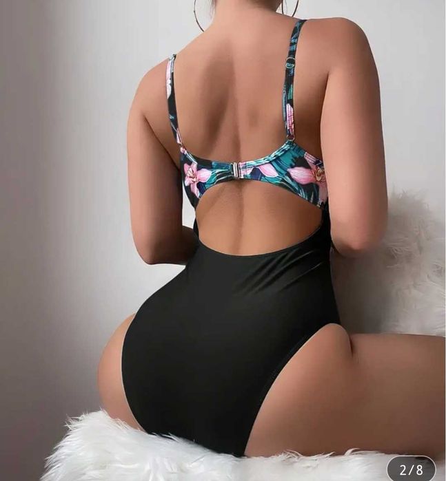 Бански с твърда чашка и висока талия