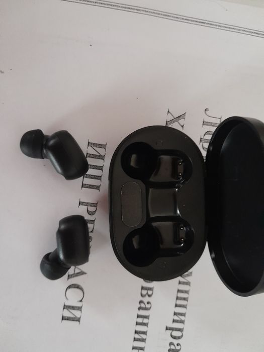 Продаю наушники новые, не дорого.