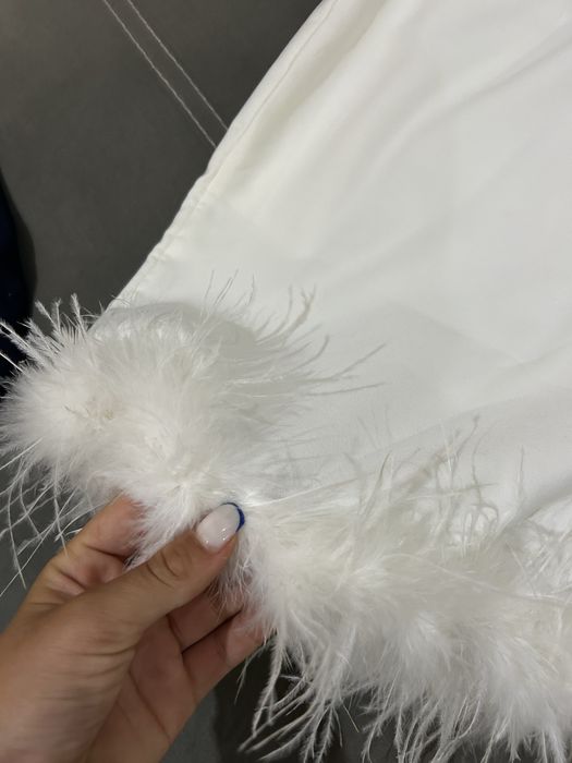 Официална рокля по тялото