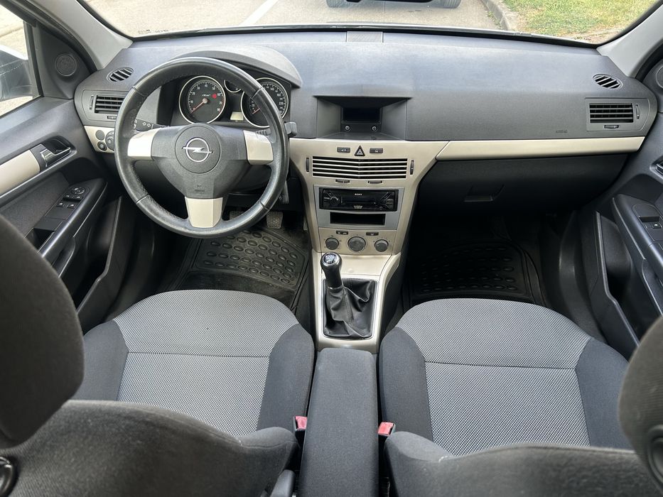 Opel Astra 1.6 Benzina 116 Cp an 2009  Sedan