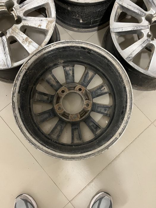 Продаю диски R18 от Лексус и тойота