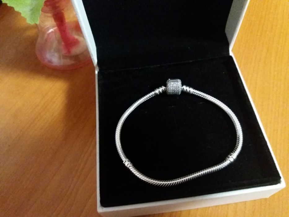 Bratara PANDORA butoias pave originala nou