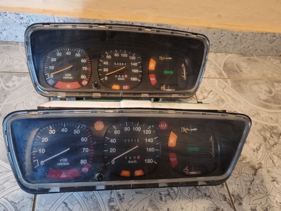 Ceasuri bord Dacia