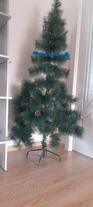 Продам елку исскуственную