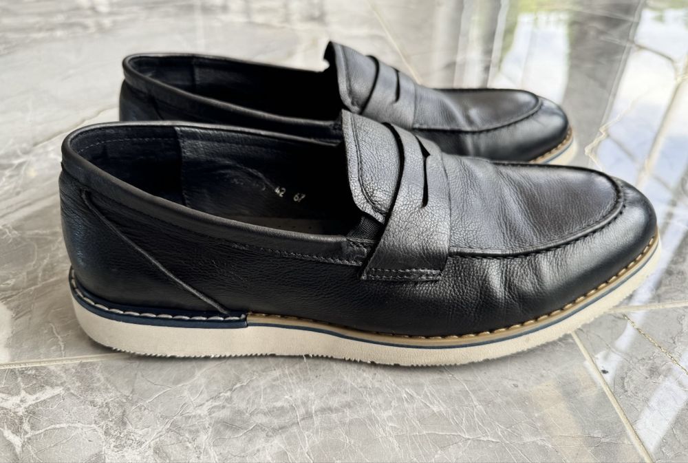 Продам классические туфли