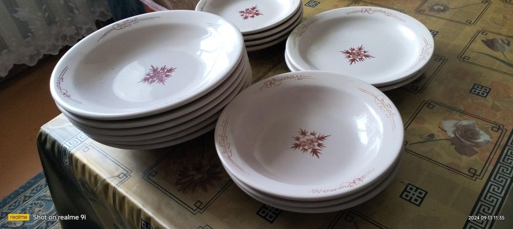 Кастрюли, хрустальные вазы